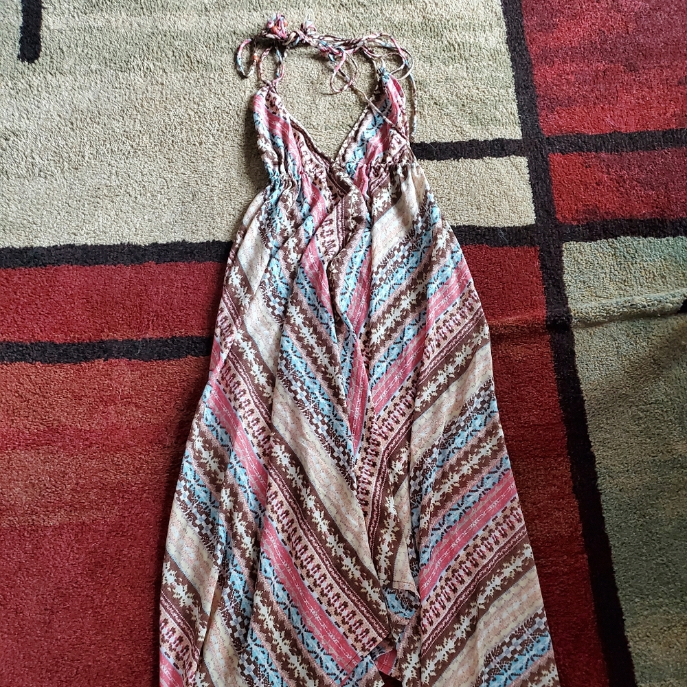 Love &luxury boutique LULUS maxi halter dress M